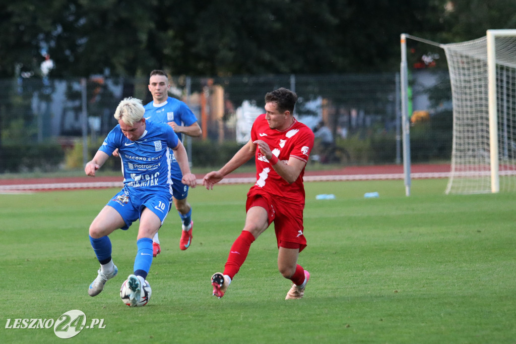 Piłkarskie derby w Lesznie dla Kani Gostyń