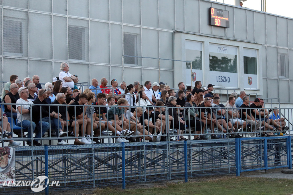 Piłkarskie derby w Lesznie dla Kani Gostyń