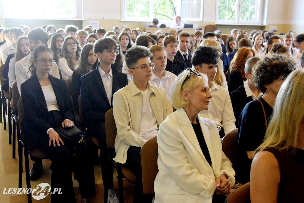 Przywitanie pierwszoklasistów w I LO w Lesznie