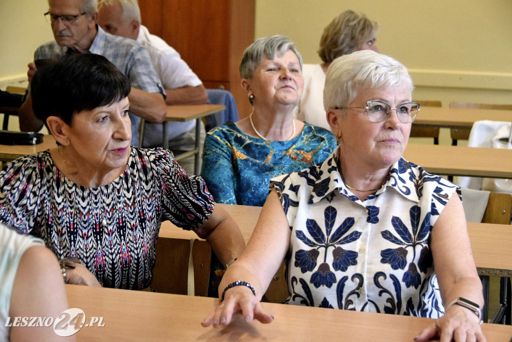 Absolwenci Ekonomika wspominają młodość