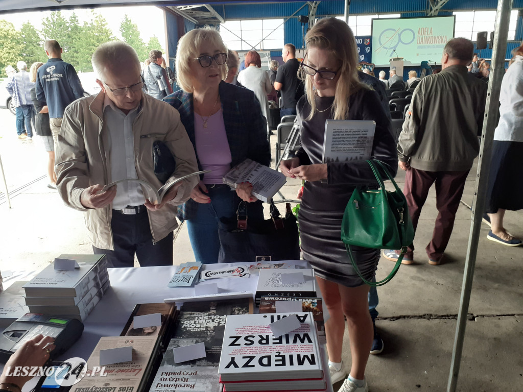 Benefis Adeli Dankowskiej na lotnisku