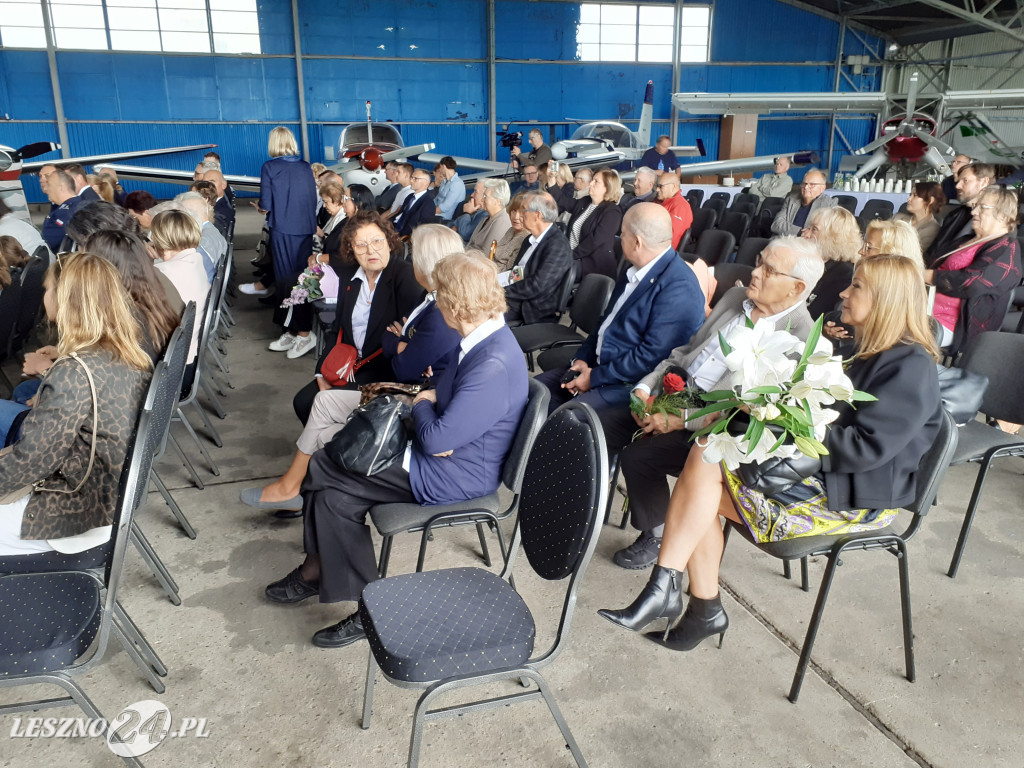 Benefis Adeli Dankowskiej na lotnisku