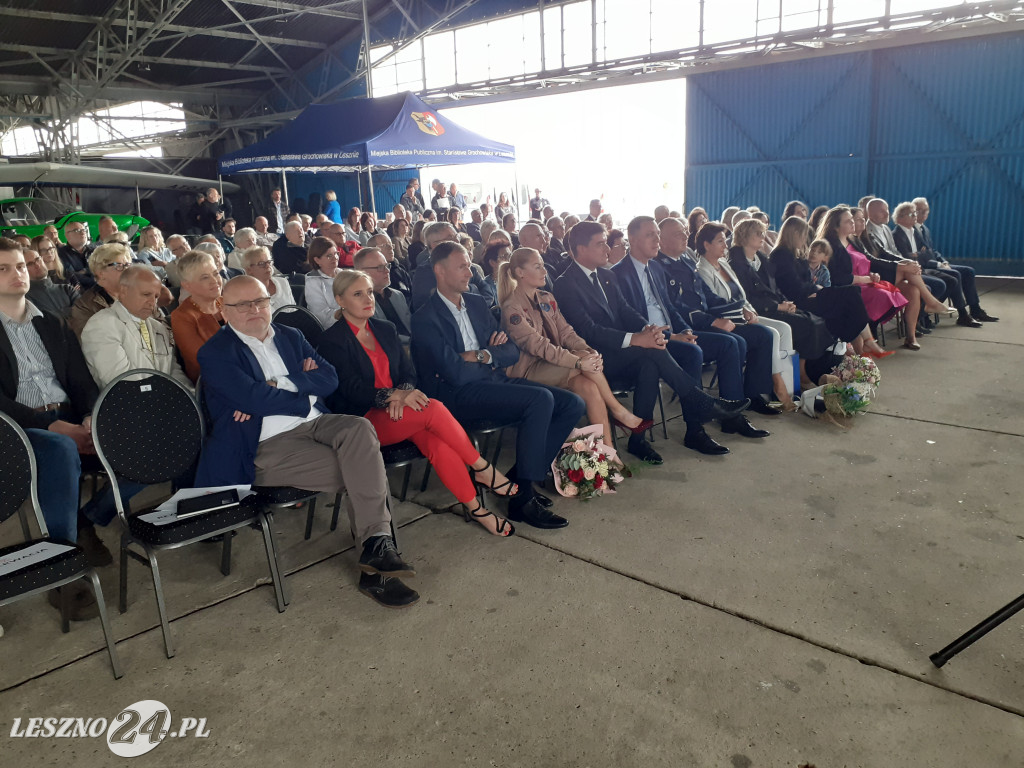 Benefis Adeli Dankowskiej na lotnisku