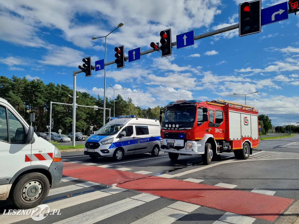 Zderzenie trzech aut na Alejach