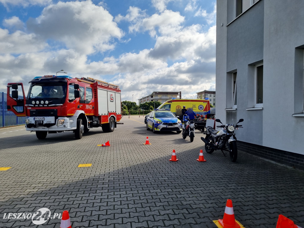 Uderzyła w płot podczas egzaminu