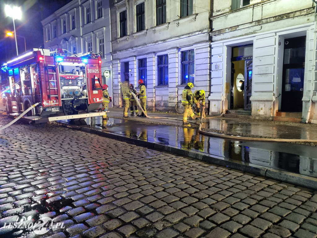 Pożar w kamienicy przy ul. Słowiańskiej w Lesznie