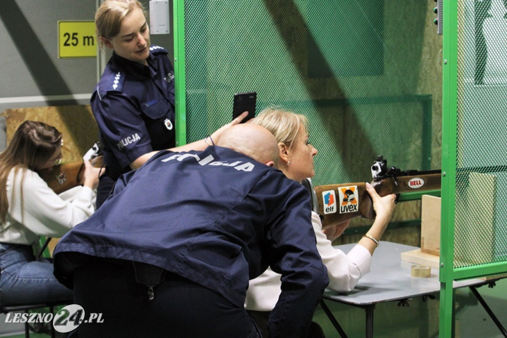 Strzelanie na 100-lecie kobiet w policji