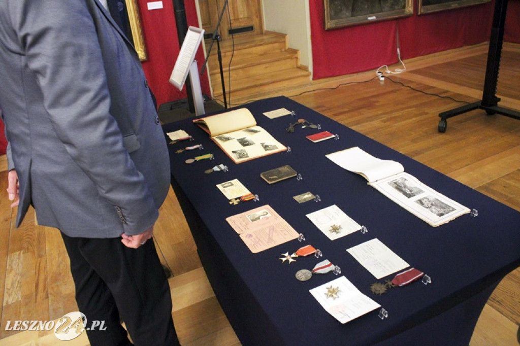 Muzeum w Lesznie otrzymało pamiątki po żołnierzu
