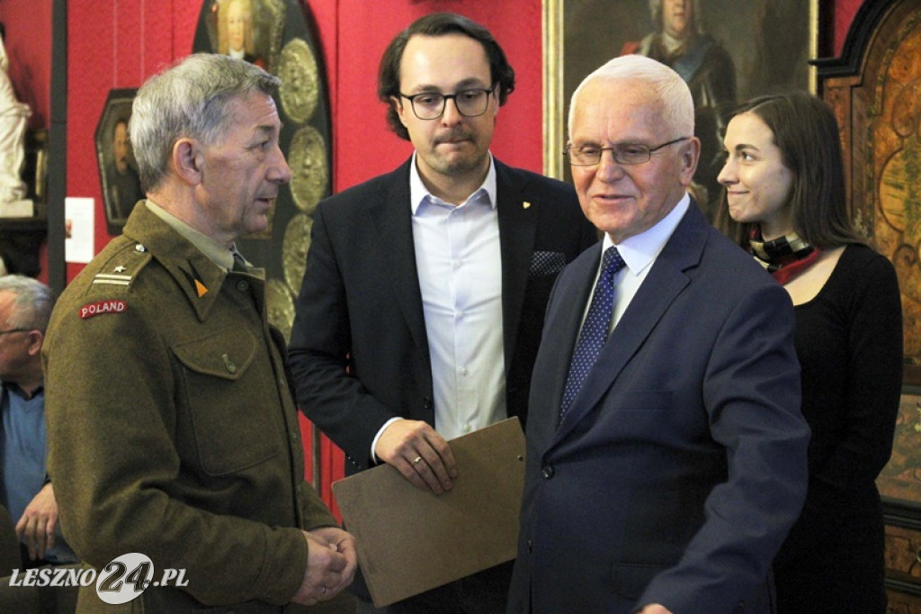 Muzeum w Lesznie otrzymało pamiątki po żołnierzu