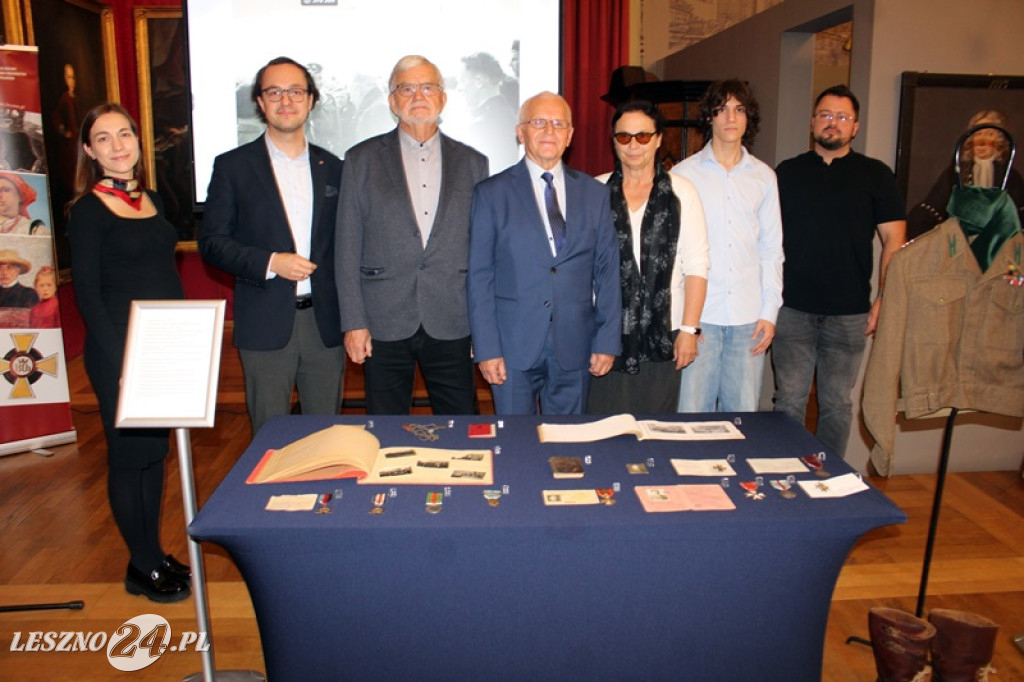 Muzeum w Lesznie otrzymało pamiątki po żołnierzu
