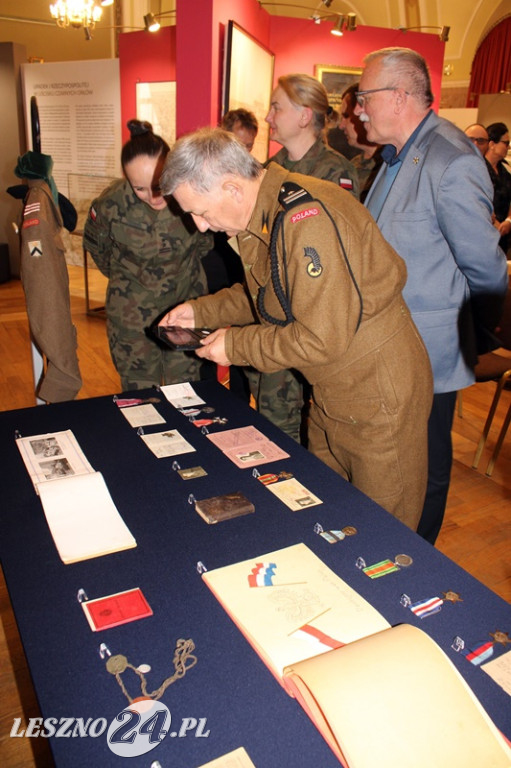 Muzeum w Lesznie otrzymało pamiątki po żołnierzu