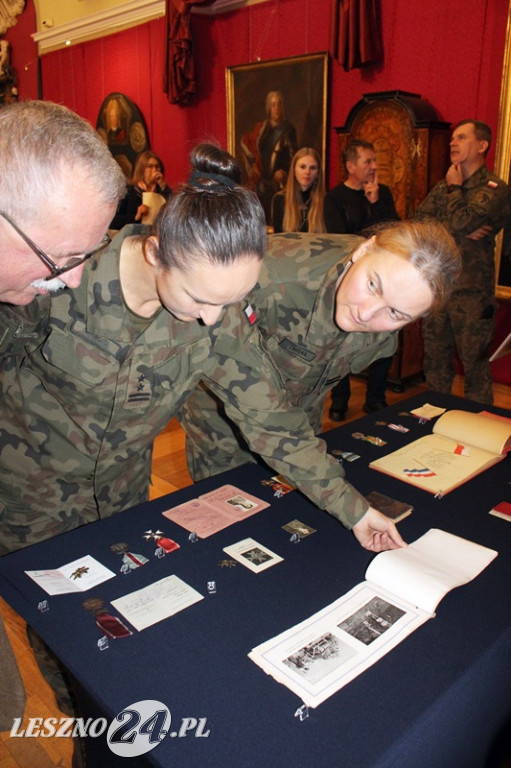 Muzeum w Lesznie otrzymało pamiątki po żołnierzu