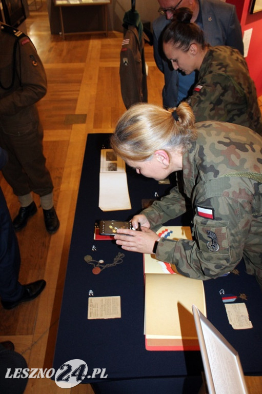 Muzeum w Lesznie otrzymało pamiątki po żołnierzu