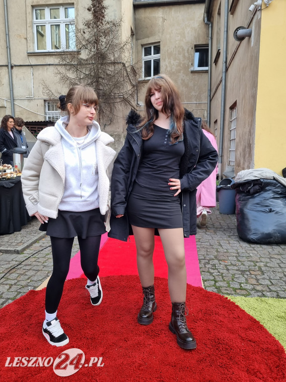 Podziel się kurtką - Przytul kurtkę