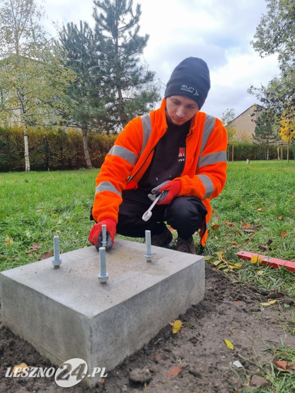 Rzeźba Frusia w Parku im. Leszczyńskich Satyryków