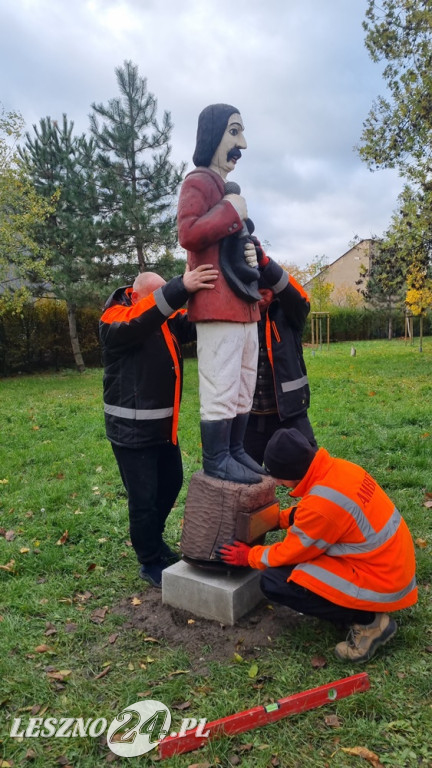 Rzeźba Frusia w Parku im. Leszczyńskich Satyryków