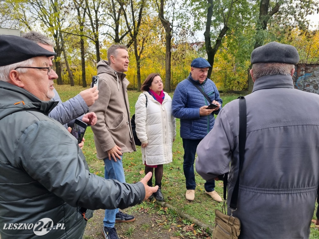 Rzeźba Frusia w Parku im. Leszczyńskich Satyryków