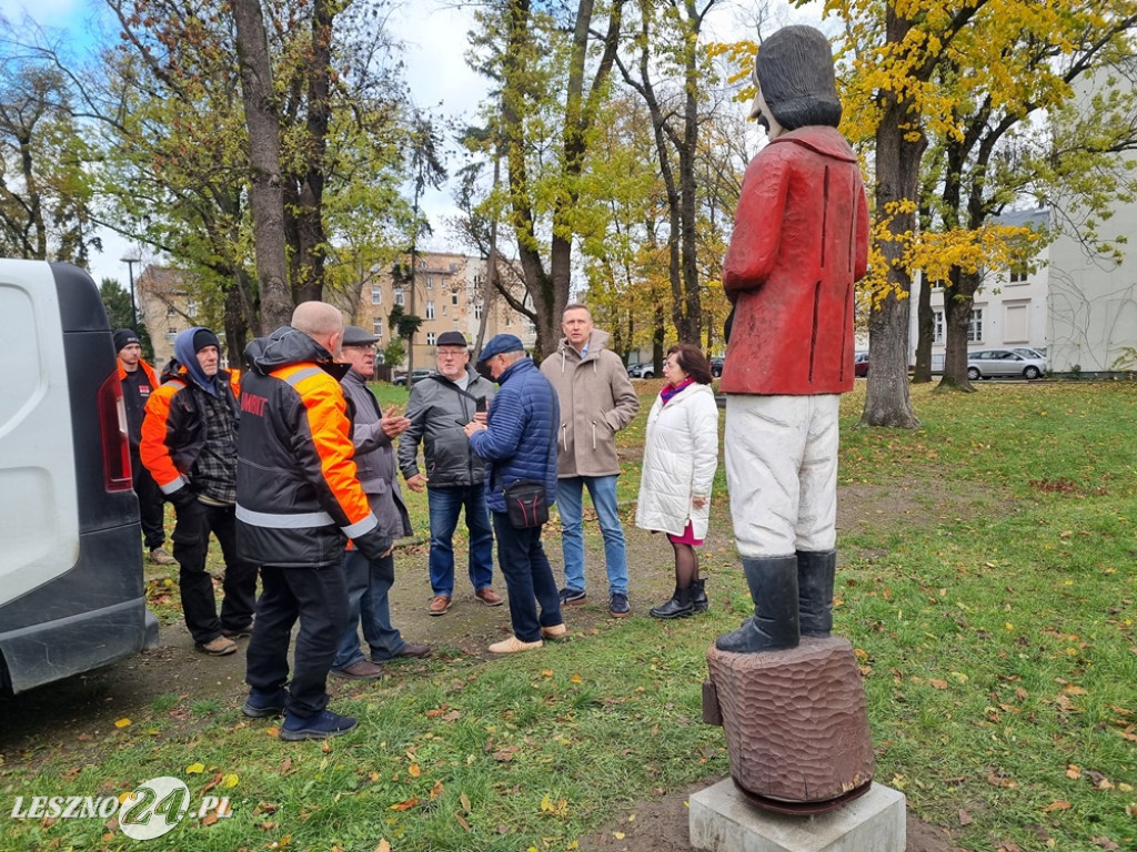 Rzeźba Frusia w Parku im. Leszczyńskich Satyryków