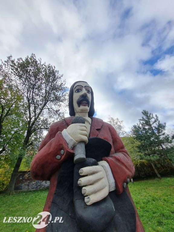 Rzeźba Frusia w Parku im. Leszczyńskich Satyryków