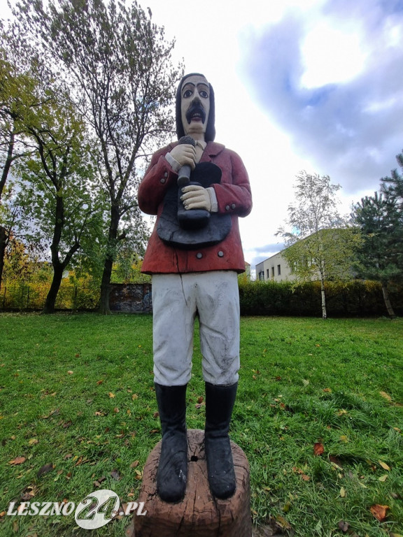 Rzeźba Frusia w Parku im. Leszczyńskich Satyryków