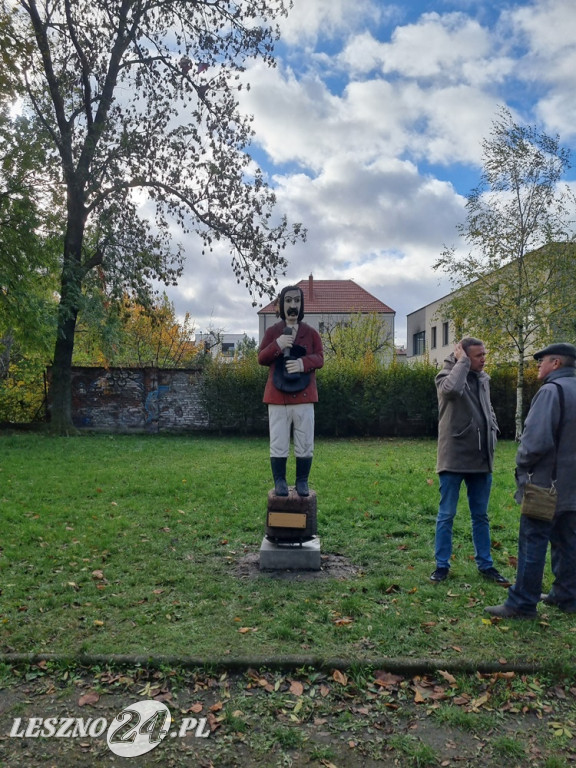 Rzeźba Frusia w Parku im. Leszczyńskich Satyryków