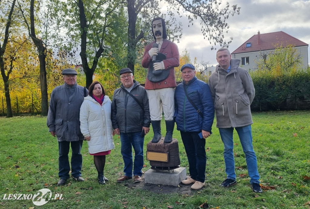 Rzeźba Frusia w Parku im. Leszczyńskich Satyryków