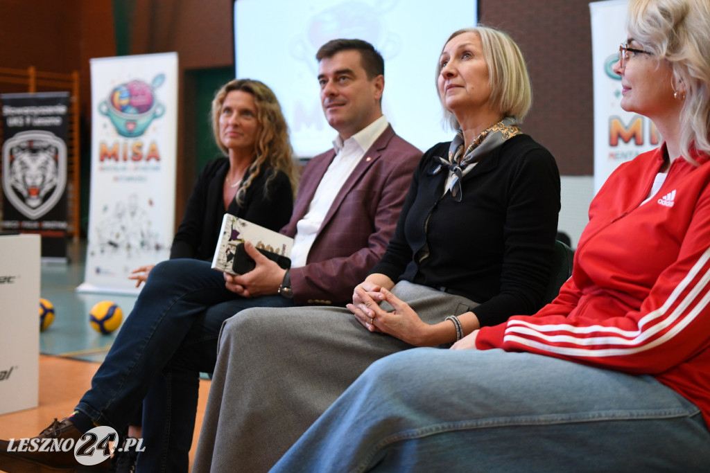 Goście u siatkarek i siatkarzy z UKS 9 Leszno