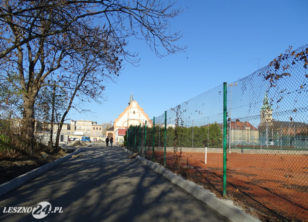 Parking przy hali Ćwicznia Miejska w Lesznie