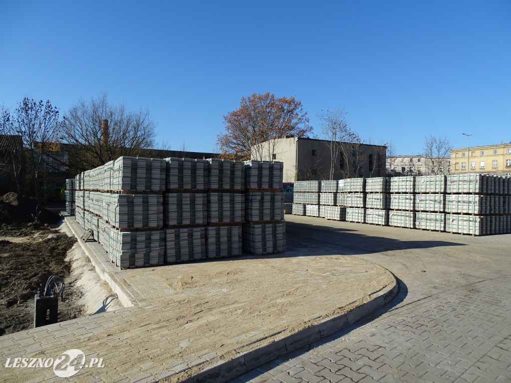 Parking przy hali Ćwicznia Miejska w Lesznie