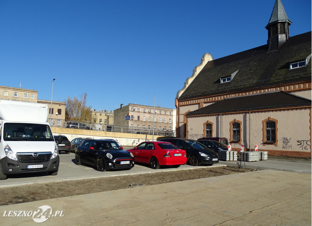 Parking przy hali Ćwicznia Miejska w Lesznie