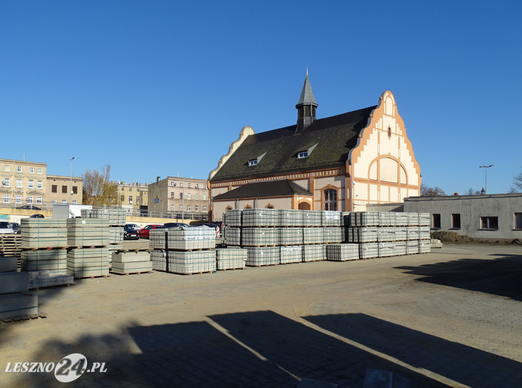 Parking przy hali Ćwicznia Miejska w Lesznie