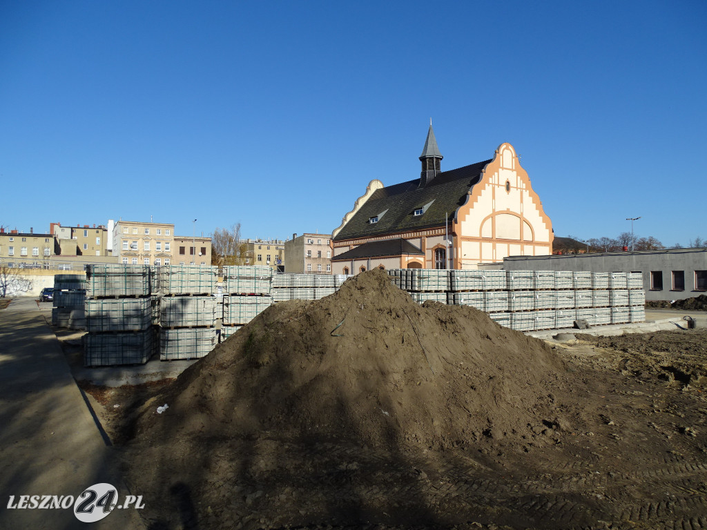 Parking przy hali Ćwicznia Miejska w Lesznie
