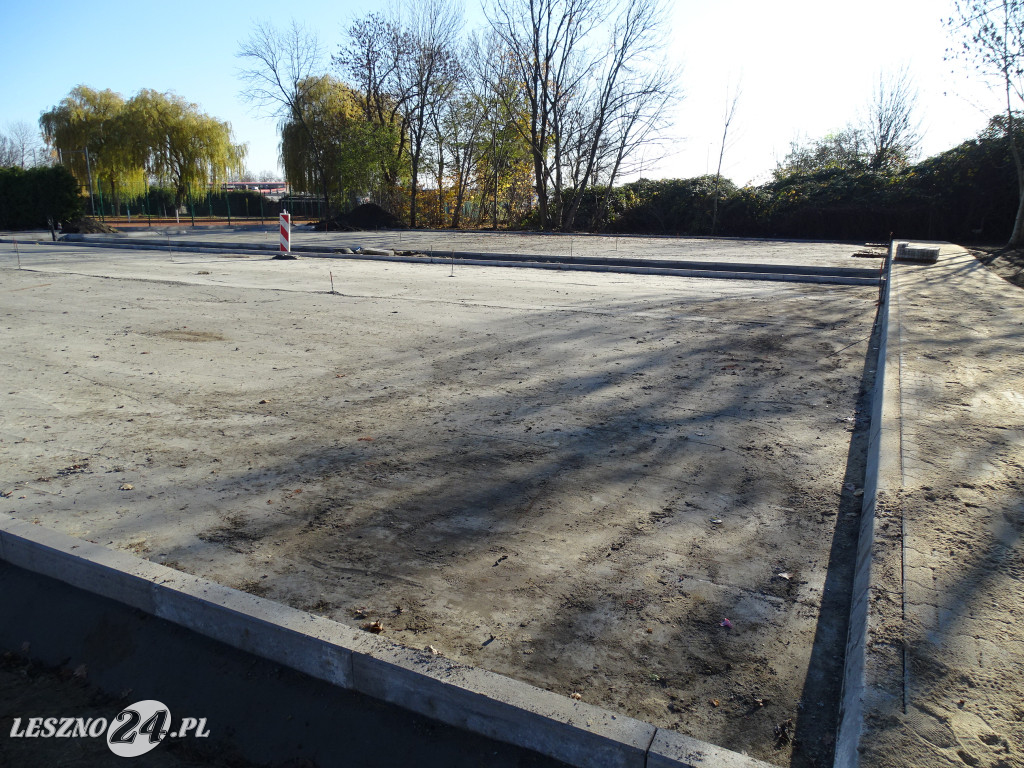 Parking przy hali Ćwicznia Miejska w Lesznie