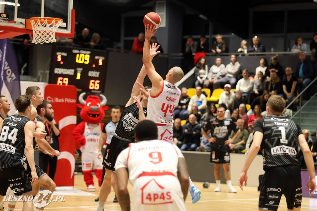 Koszykarskie emocje w Trapezie