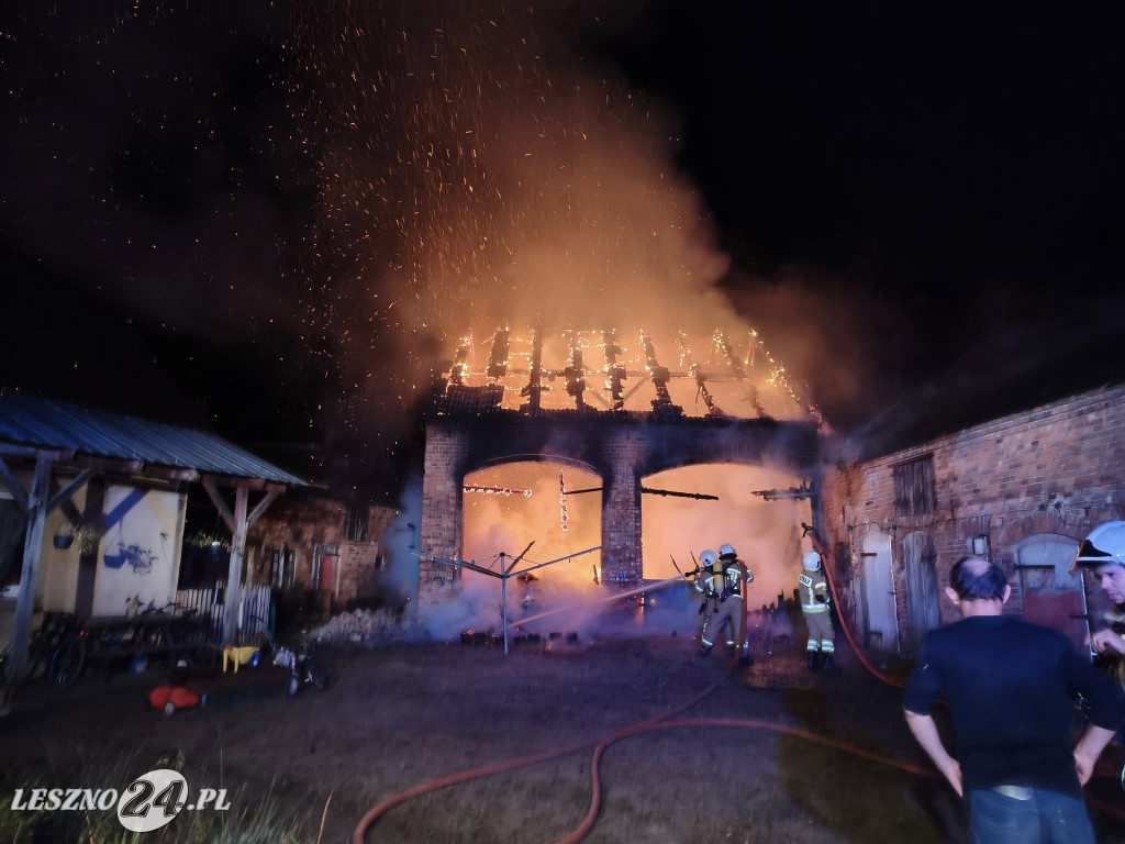 W Ujazdowie spłonęła stodoła