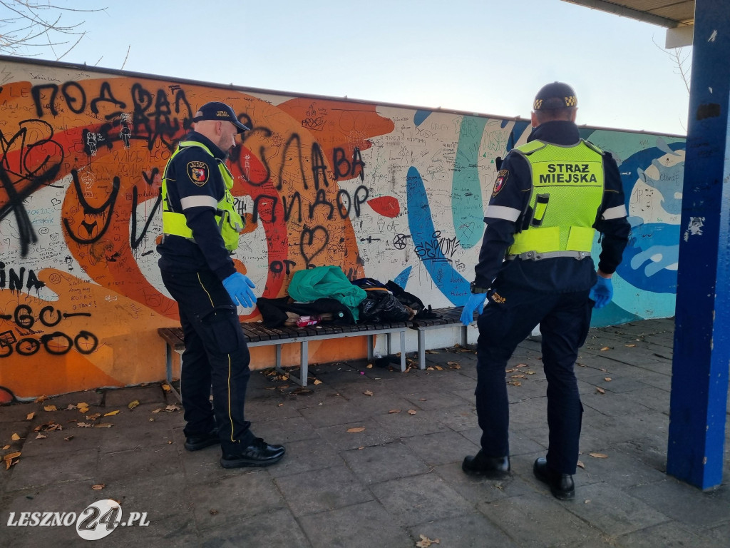 Straż Miejska w Lesznie patroluje pustostany