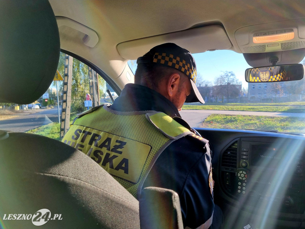 Straż Miejska w Lesznie patroluje pustostany