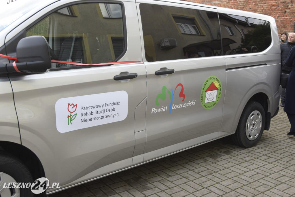 Nowy bus dla ŚDS w Kąkolewie