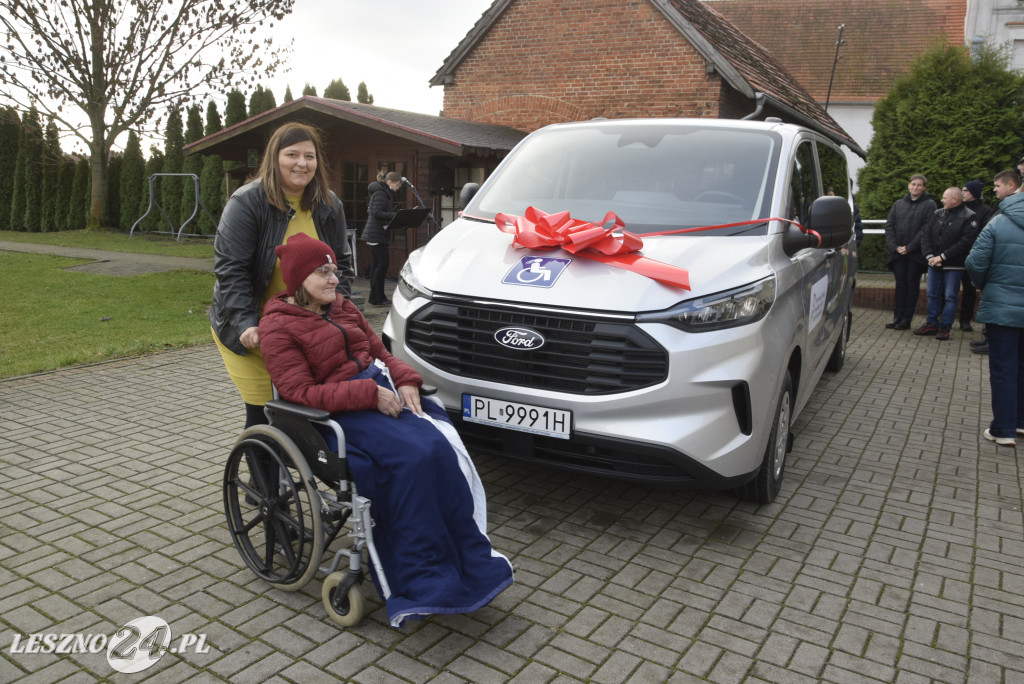 Nowy bus dla ŚDS w Kąkolewie