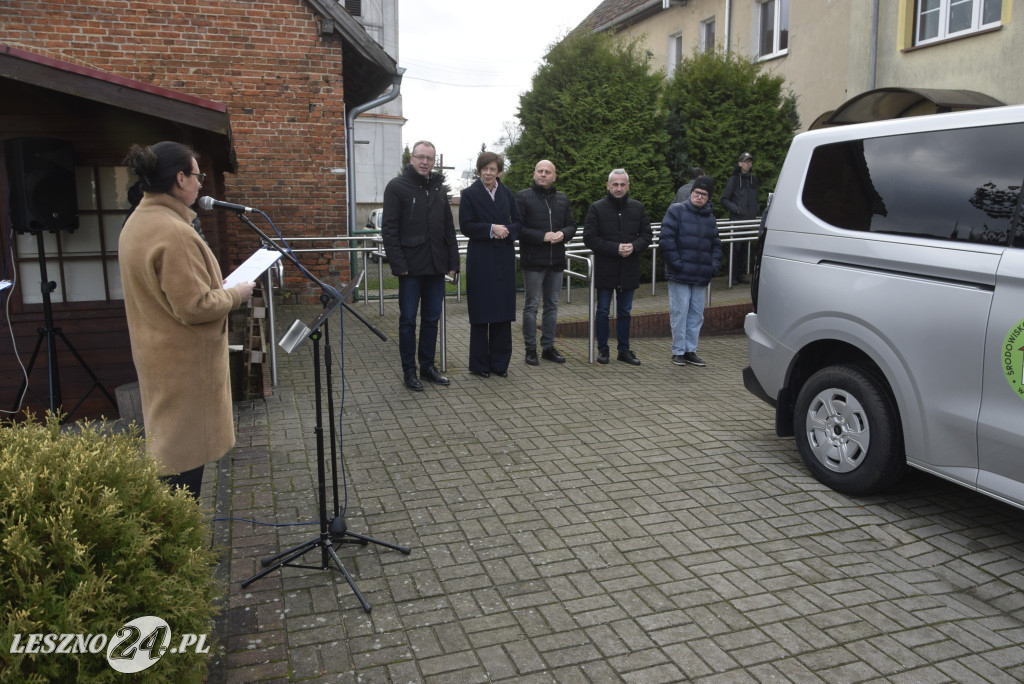 Nowy bus dla ŚDS w Kąkolewie