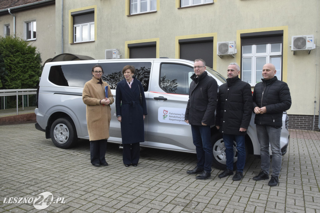 Nowy bus dla ŚDS w Kąkolewie