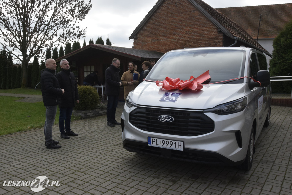 Nowy bus dla ŚDS w Kąkolewie