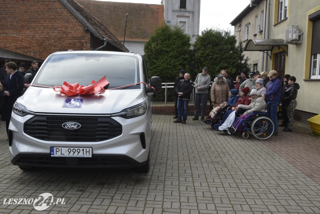 Nowy bus dla ŚDS w Kąkolewie