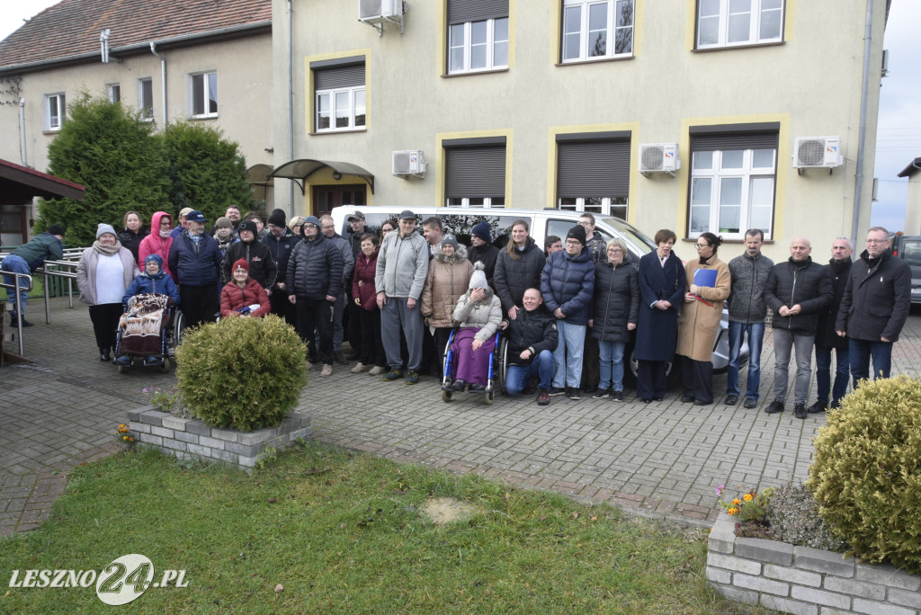 Nowy bus dla ŚDS w Kąkolewie