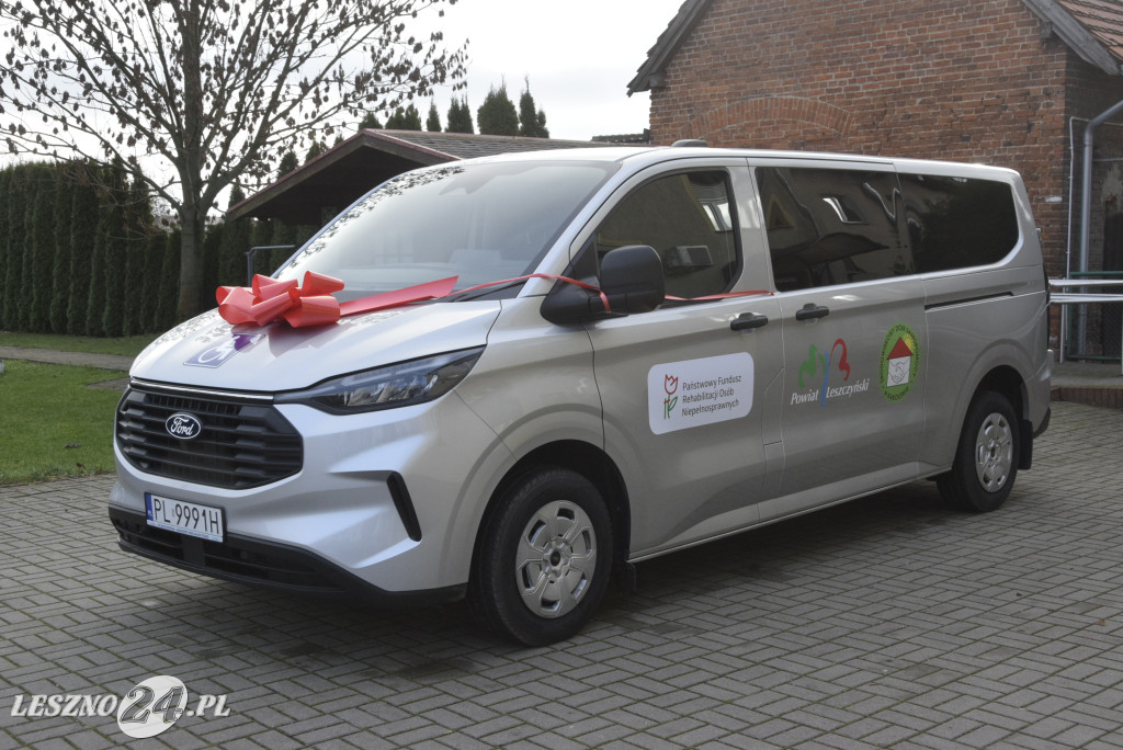 Nowy bus dla ŚDS w Kąkolewie