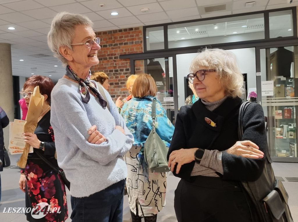 Wystawa UTW w Lesznie: Blisko i daleko