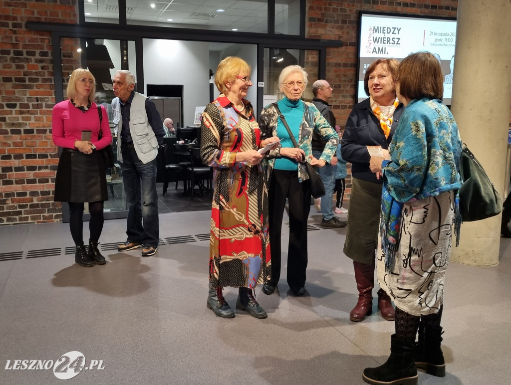 Wystawa UTW w Lesznie: Blisko i daleko