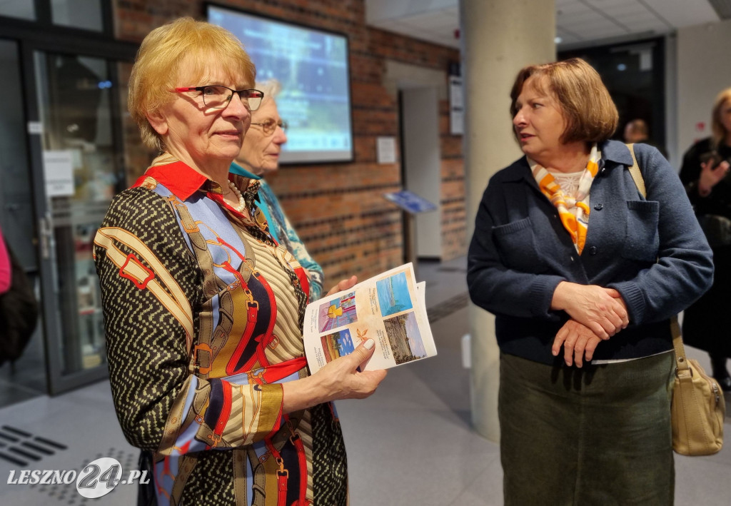 Wystawa UTW w Lesznie: Blisko i daleko