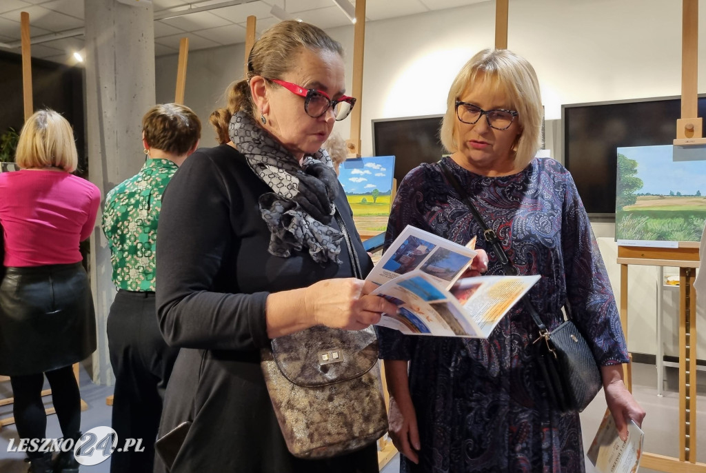 Wystawa UTW w Lesznie: Blisko i daleko