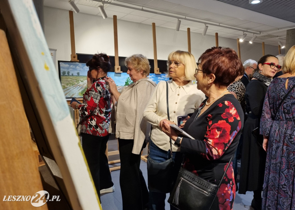 Wystawa UTW w Lesznie: Blisko i daleko